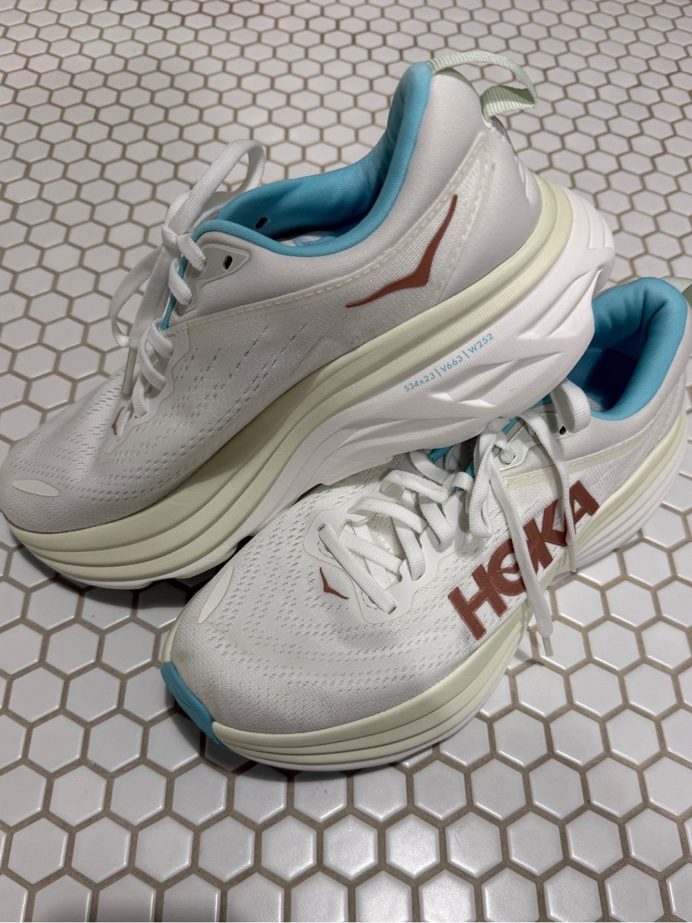 Women’s Hoka Bondi 8 size 8.5m